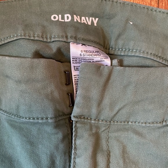 Green Old Navy Pixie Pants - Picture 2 of 2